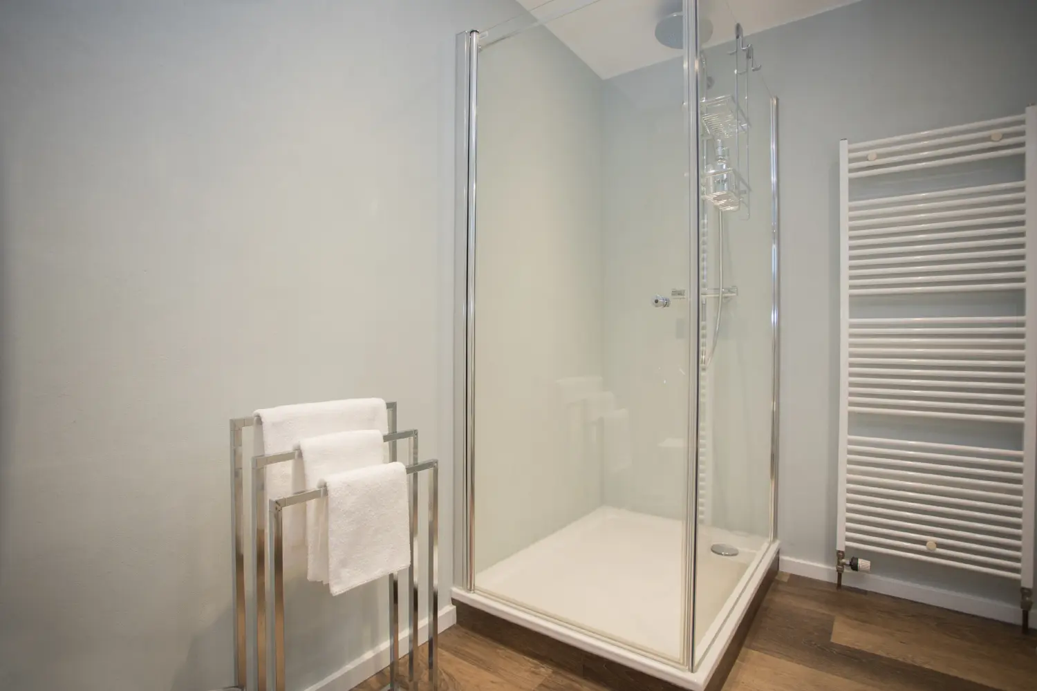 DE SUITE – Winterberg Deluxe, badkamer met douche